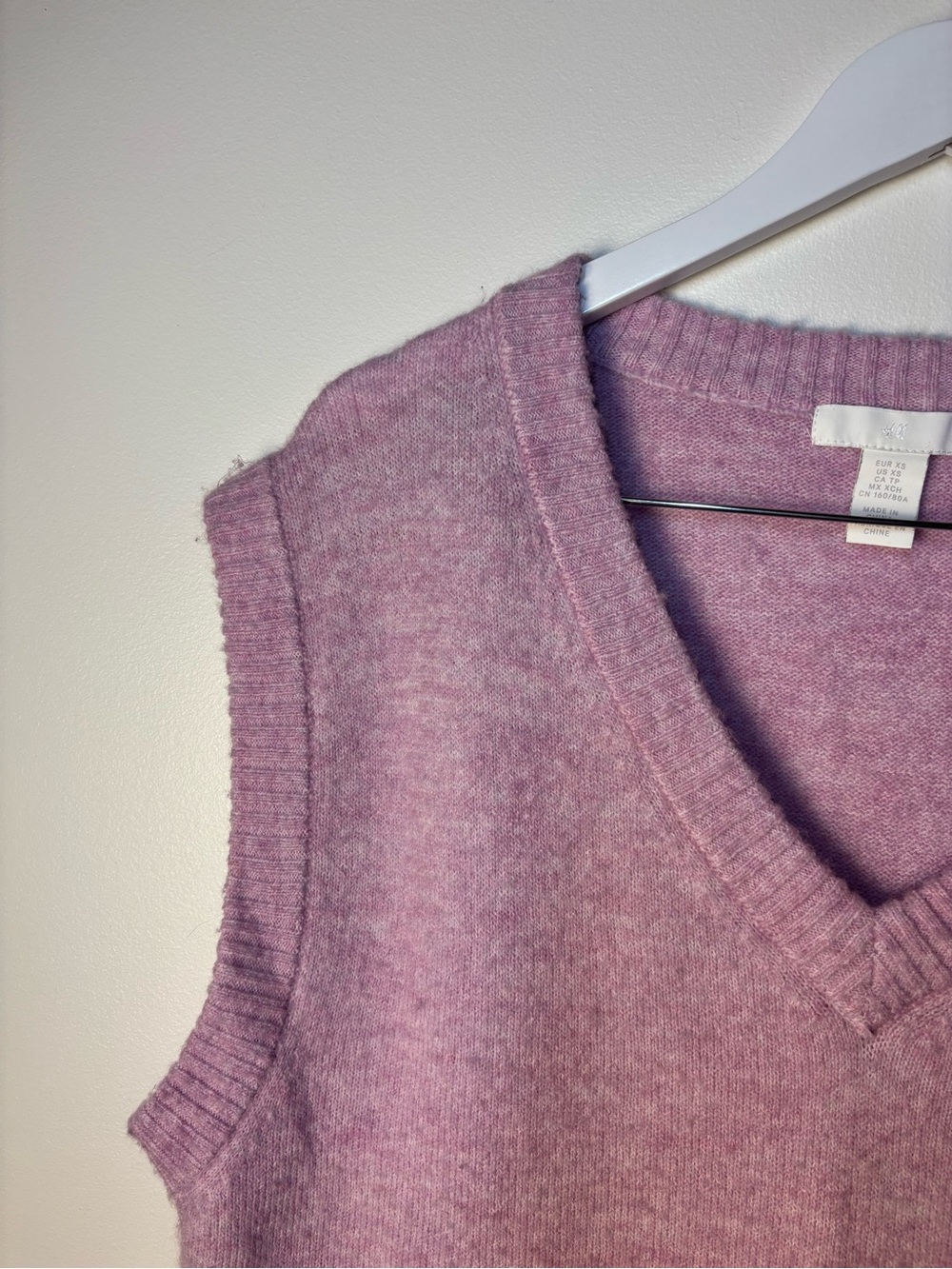 H&M Lilac V-Neck Sweater Vest, size Small - Picture 6 of 9